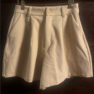 Danielle Bernstein Taupe Trouser Shorts NWT, Size 8
